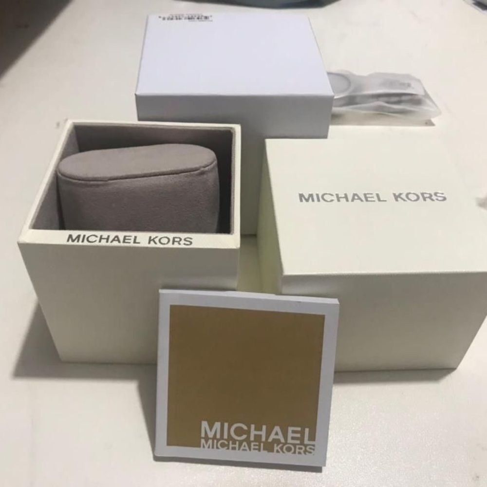 NEW Michael Kors Watch Box - Picture 2 of 2